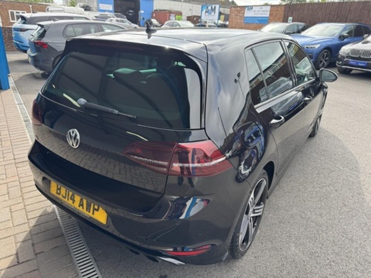 Volkswagen Golf view 4
