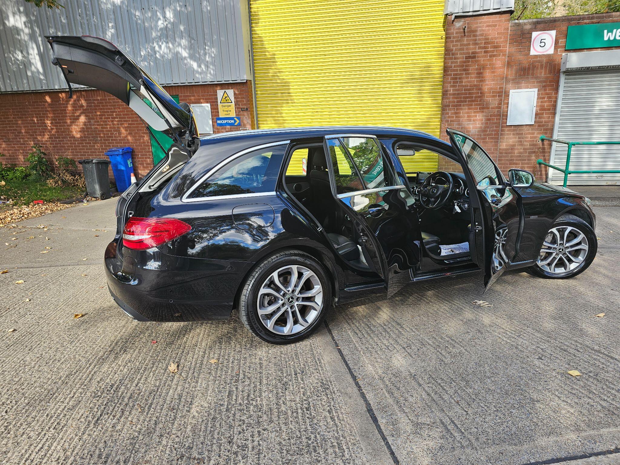 Mercedes-Benz C-Class view 8