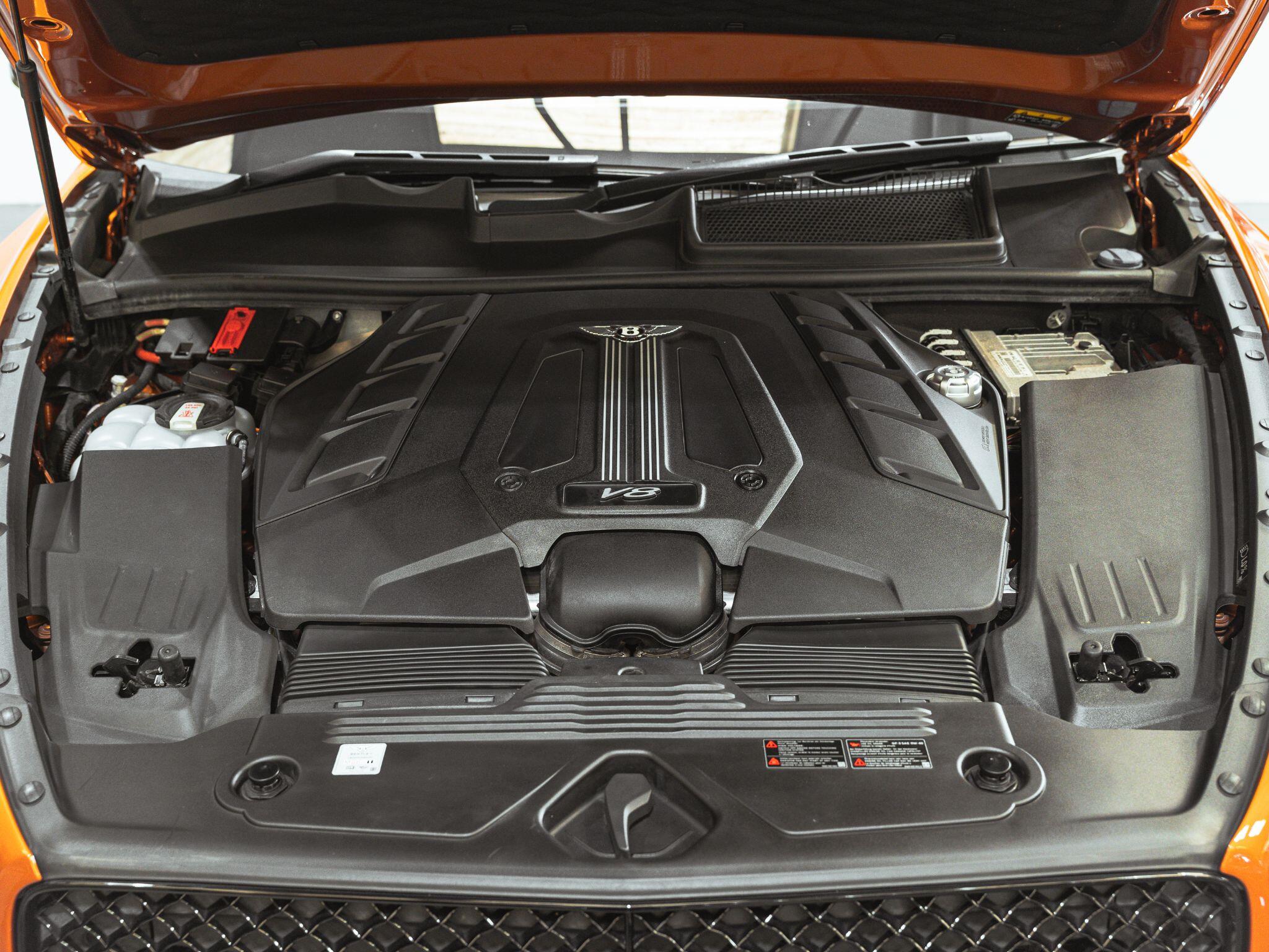 Bentley Bentayga view 22