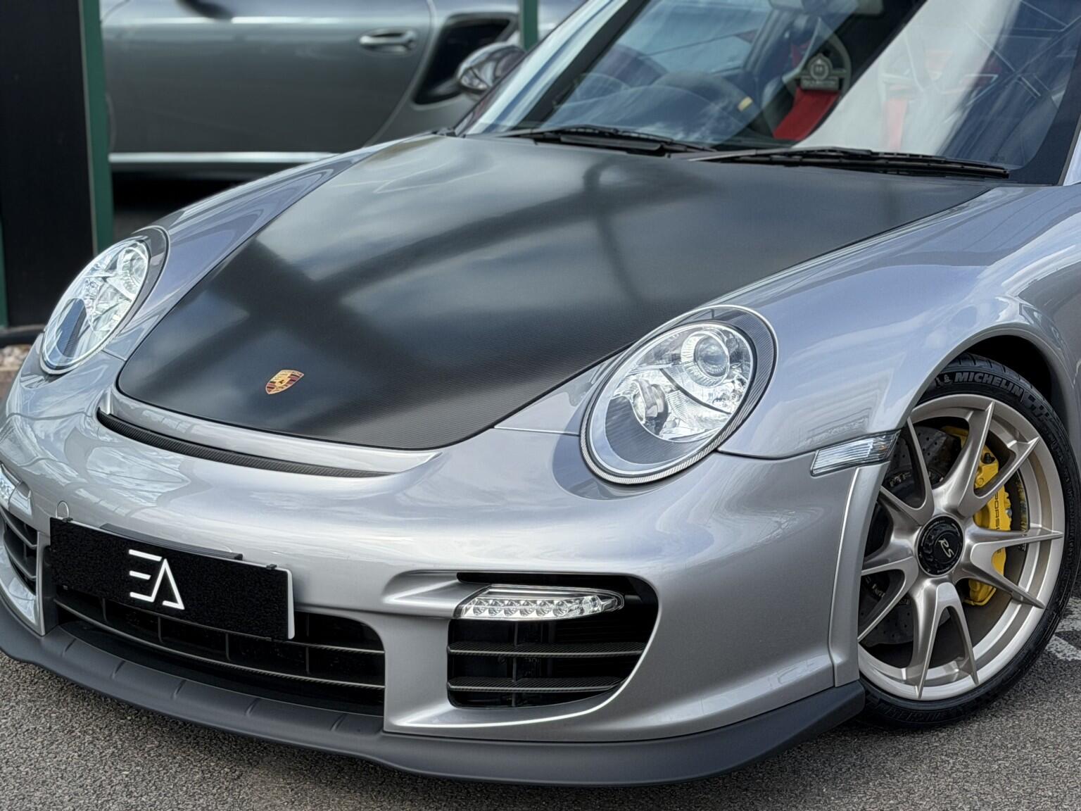 Porsche 911 view 22