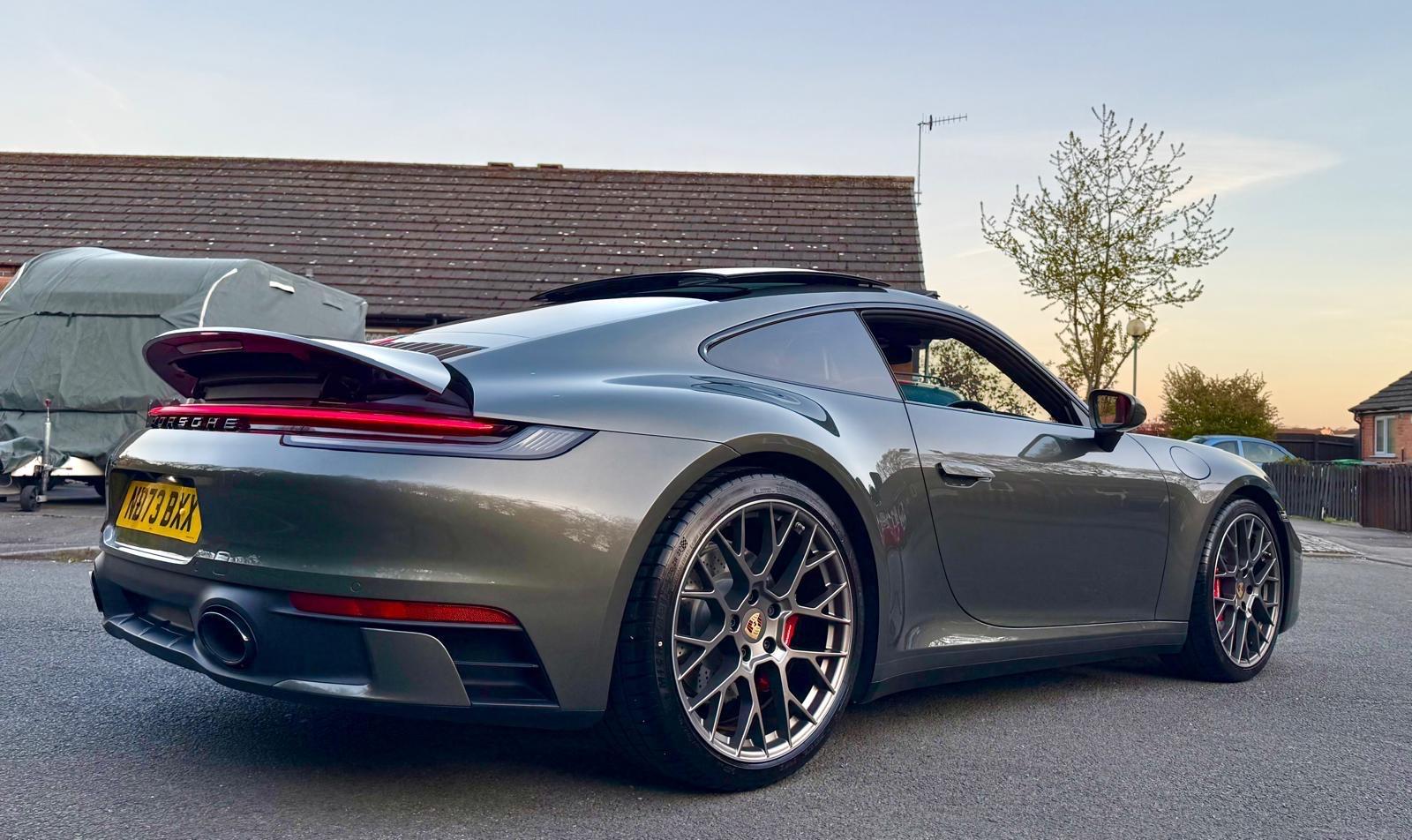 Porsche 911 view 82