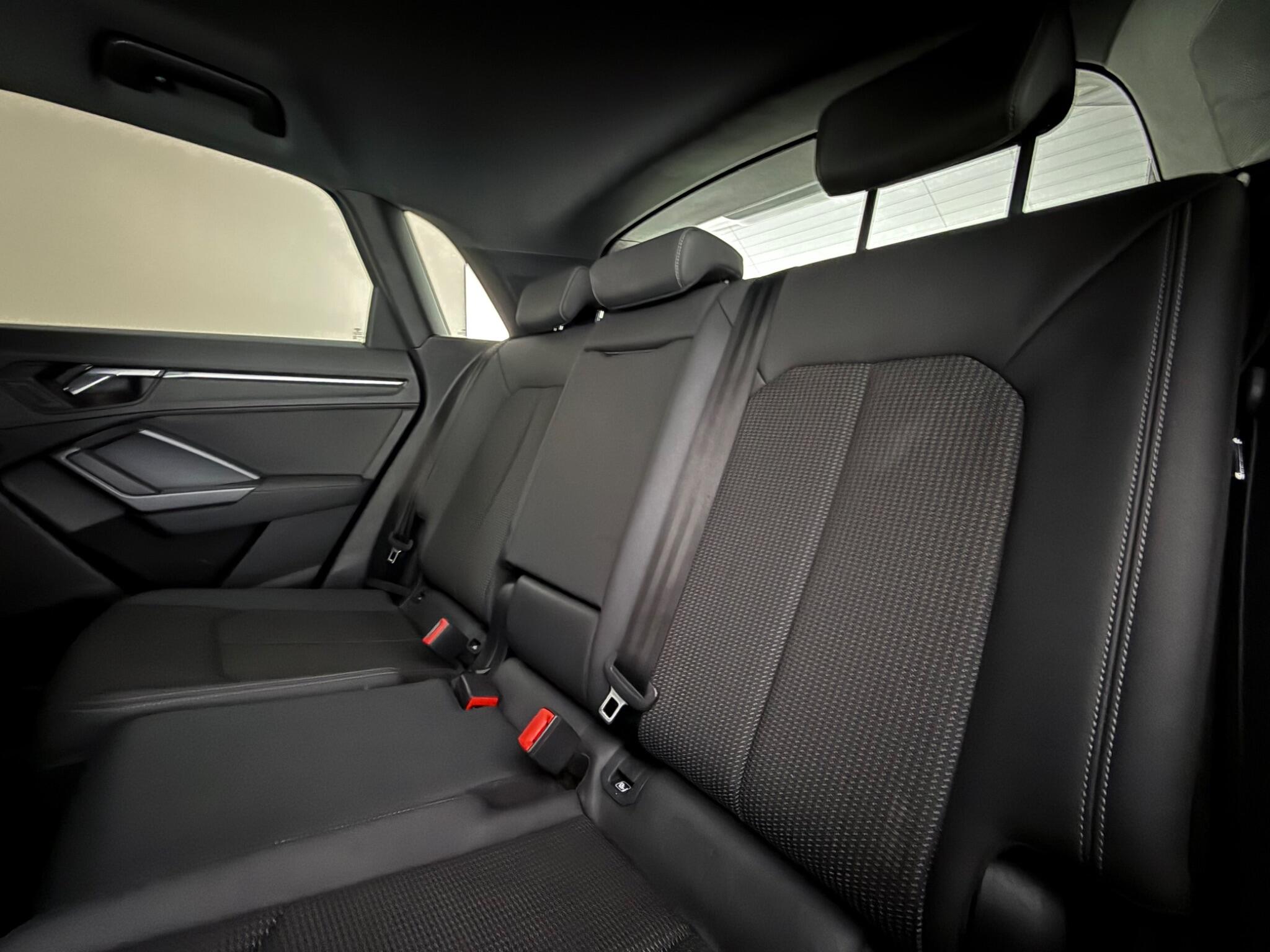 Audi Q3 view 34