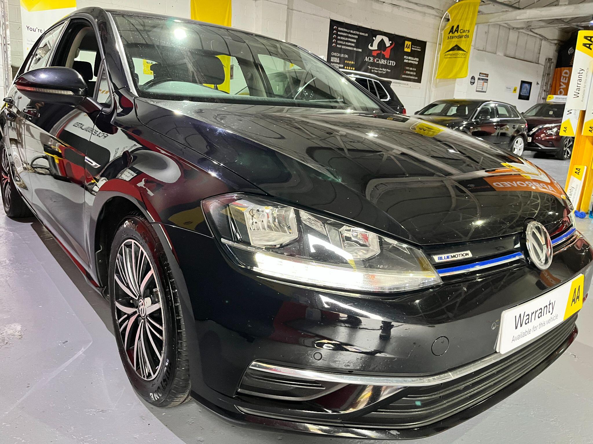 Volkswagen Golf view 4