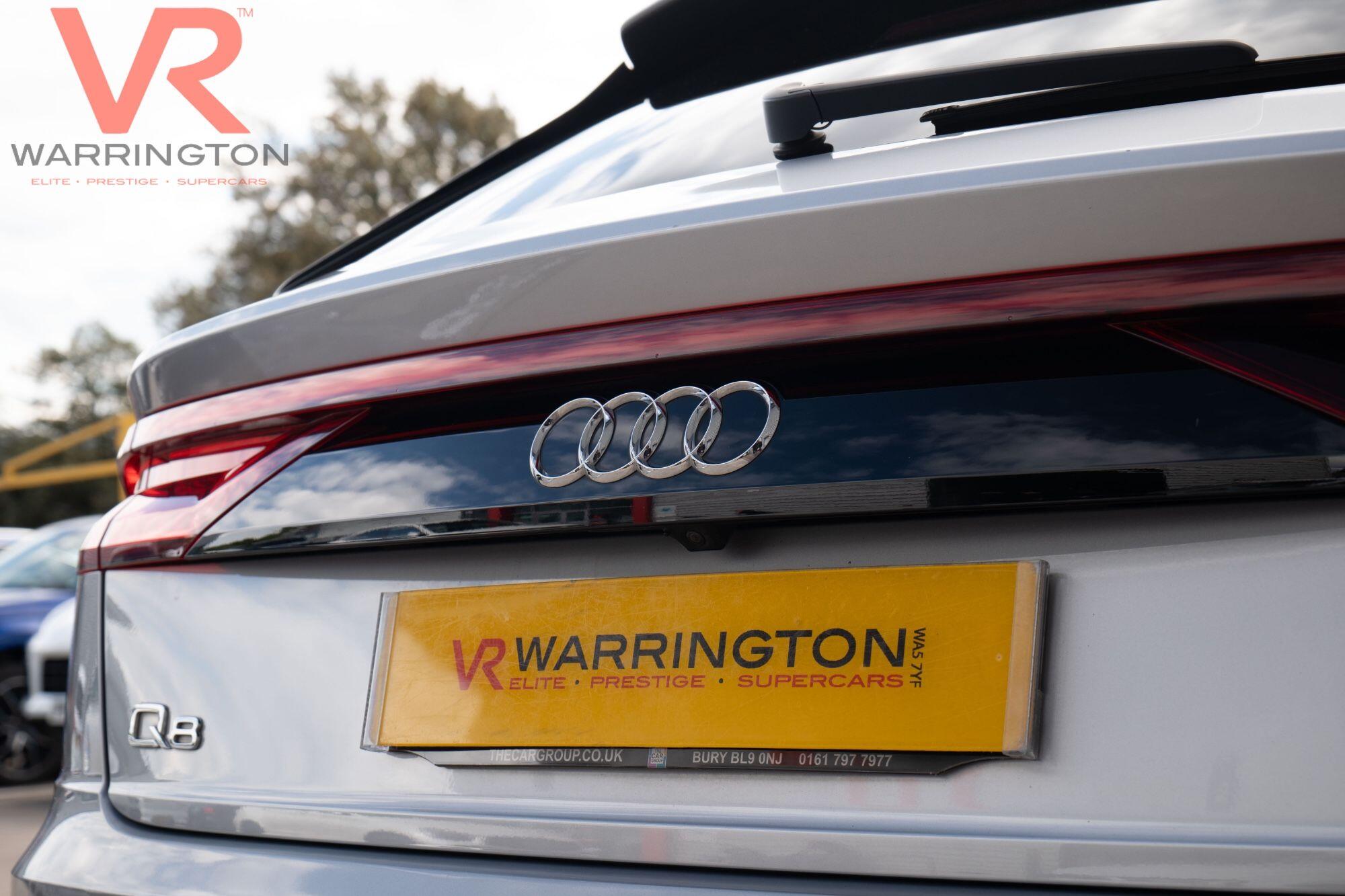 Audi Q8 view 40