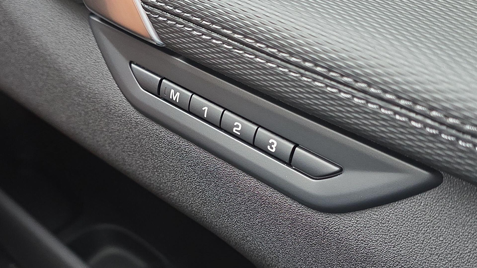 Land Rover Discovery Sport view 27