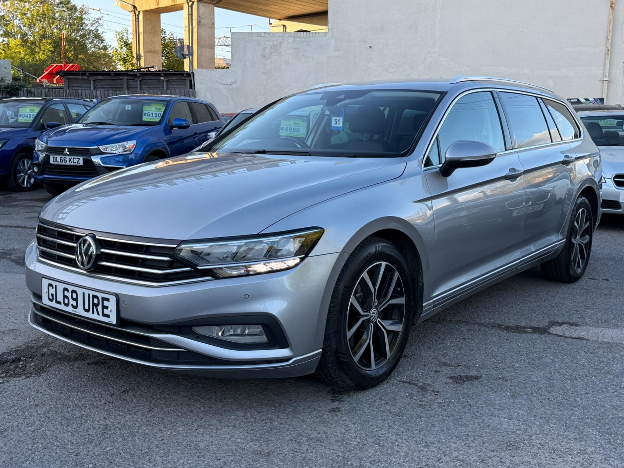 Volkswagen Passat - Image 8