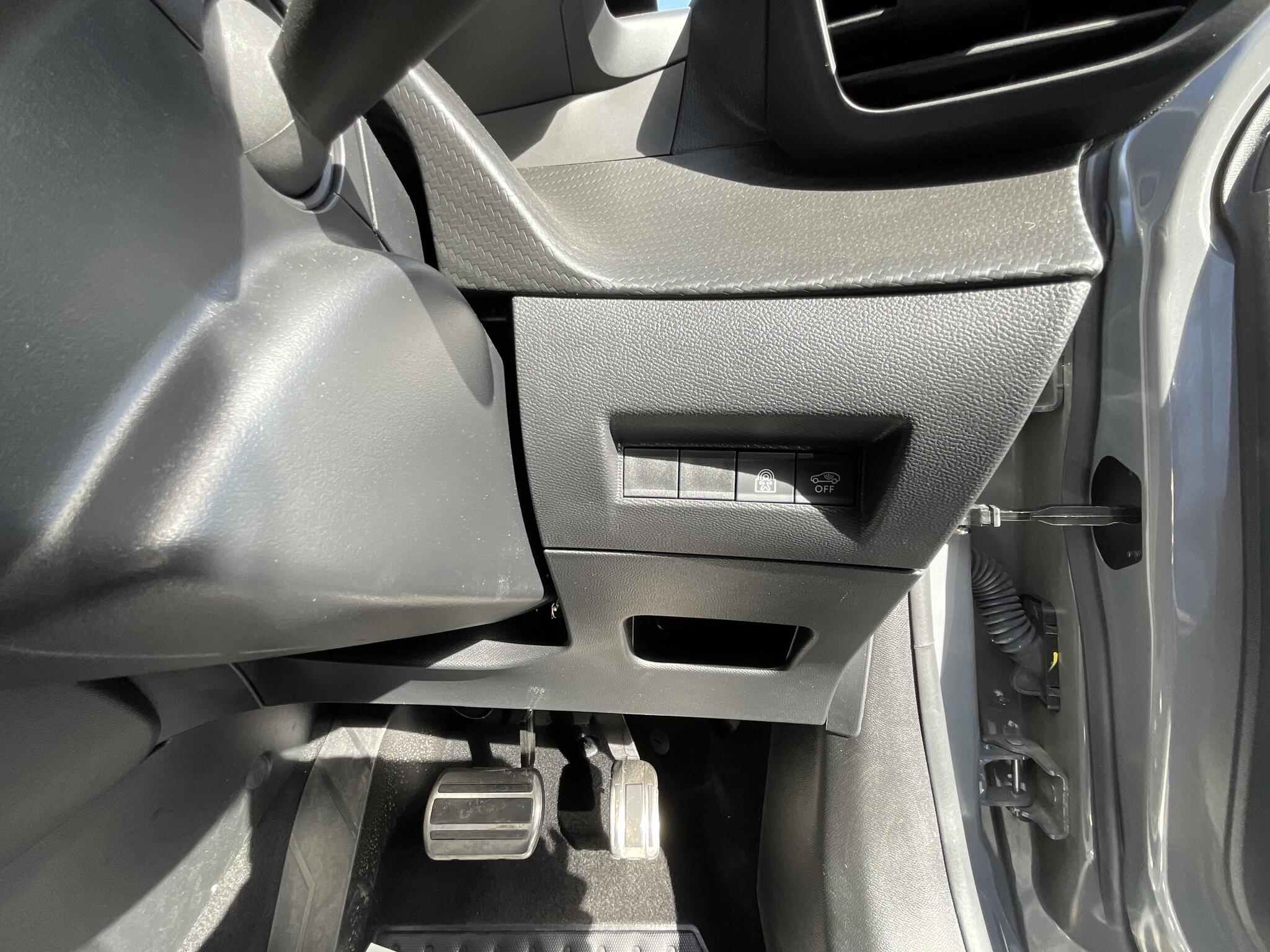 Peugeot 208 view 33