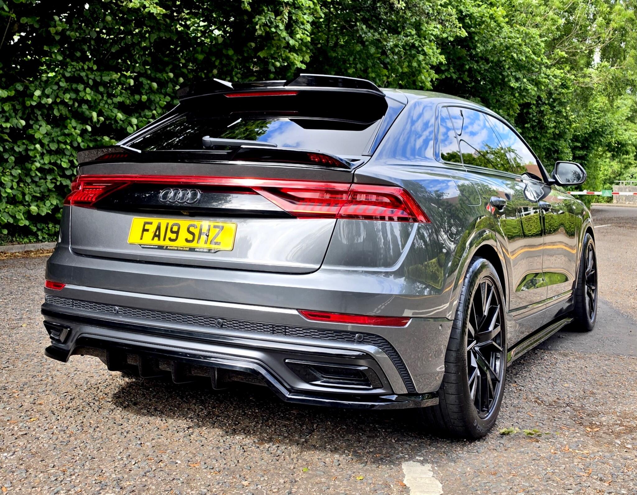 Audi Q8 view 11