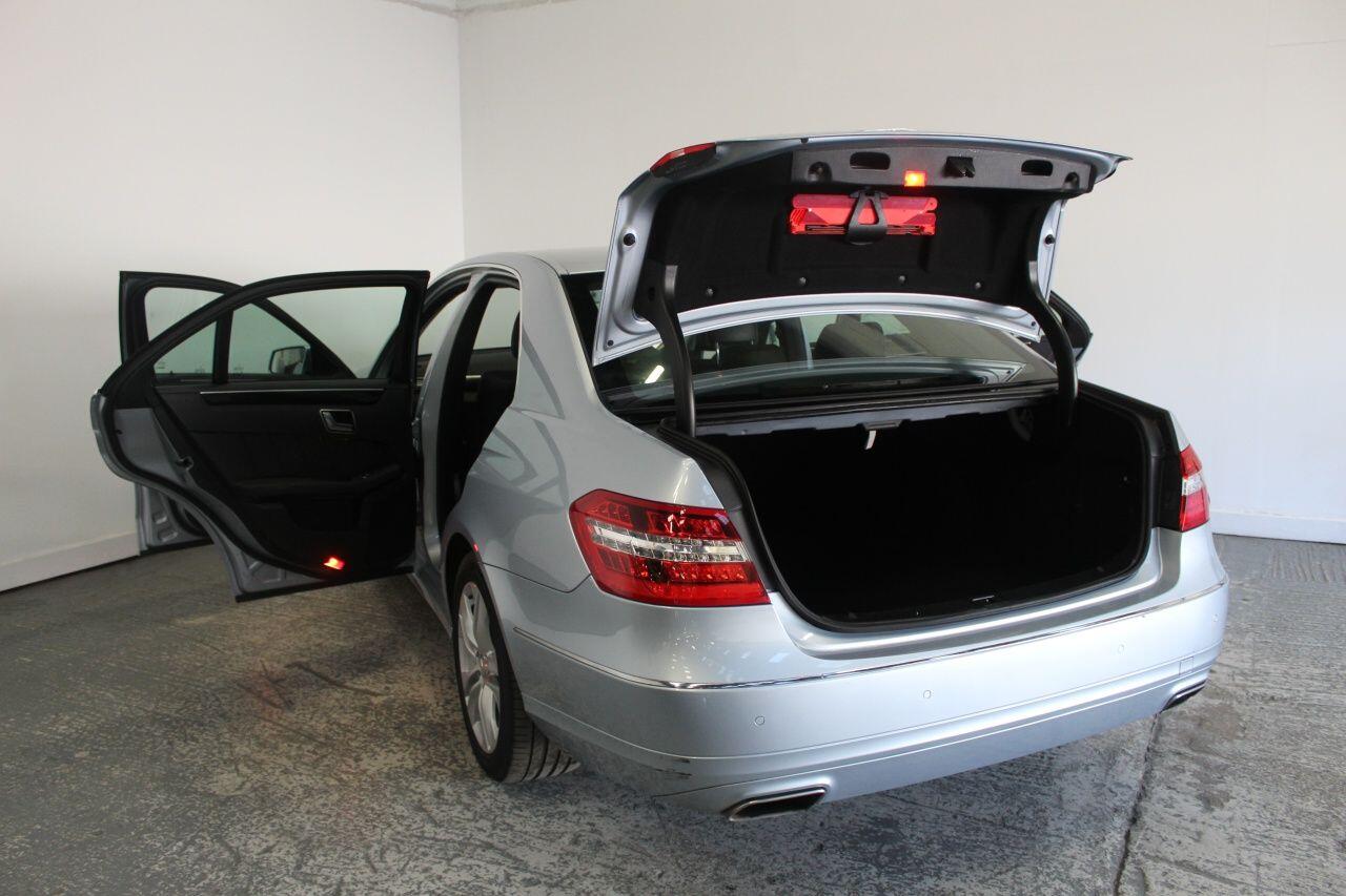 Mercedes-Benz E-Class view 21
