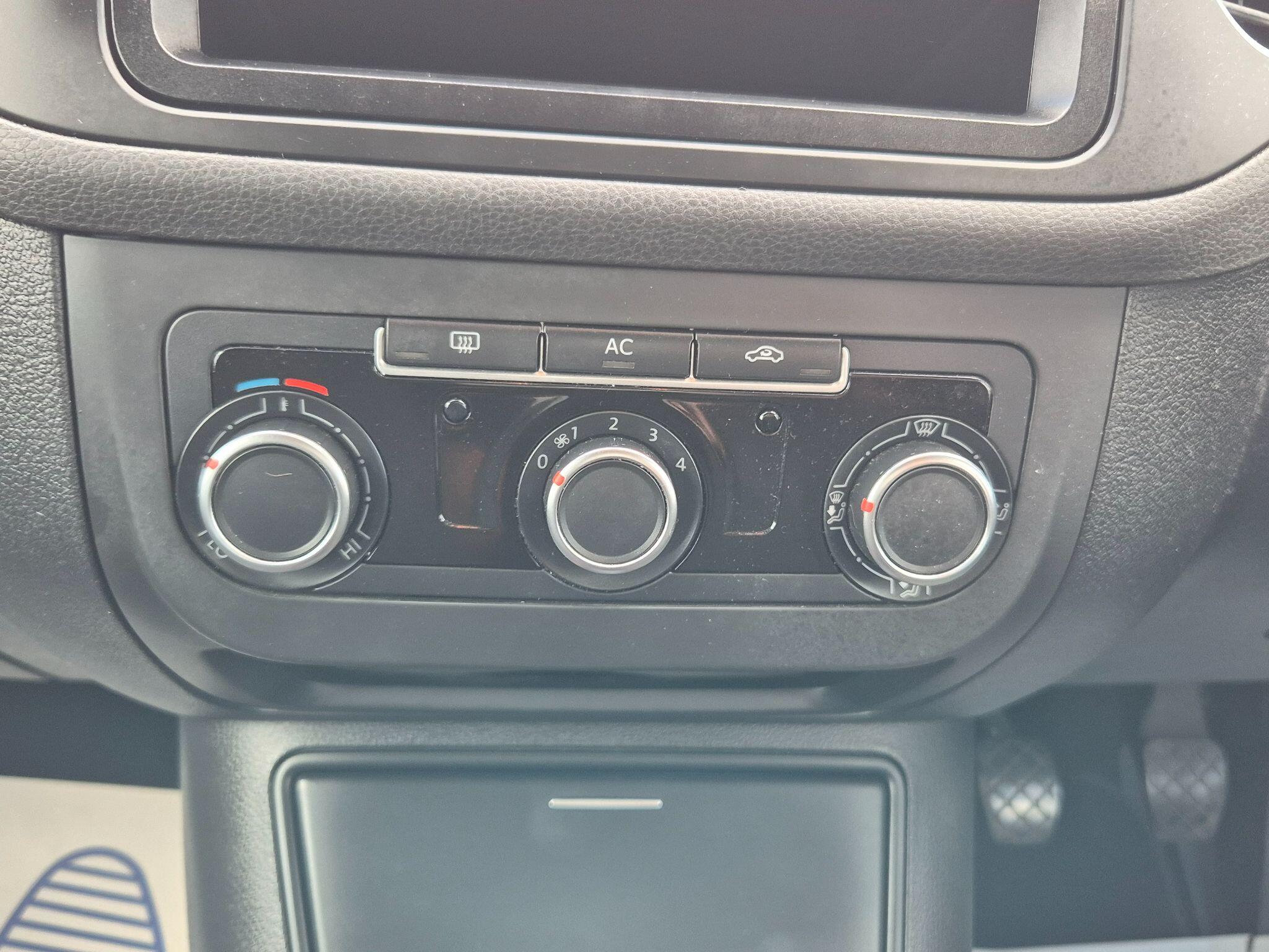 Volkswagen Golf Plus view 15