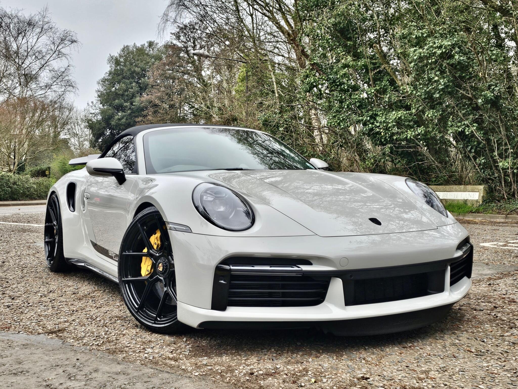 Porsche 911 view 22