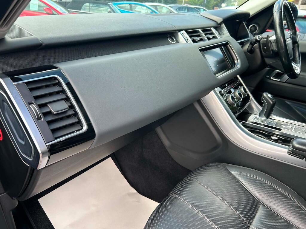 Land Rover Range Rover Sport view 12