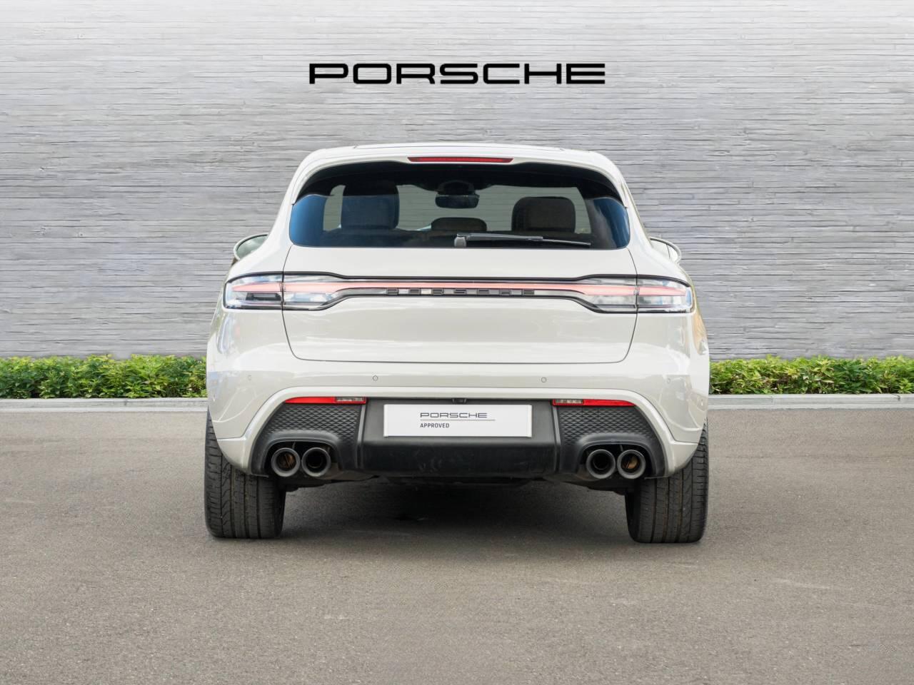 Porsche Macan view 7
