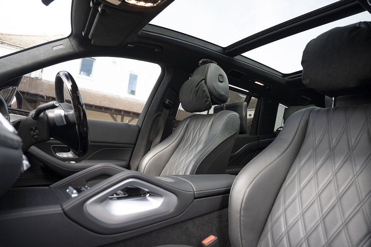Mercedes-Benz GLS view 12