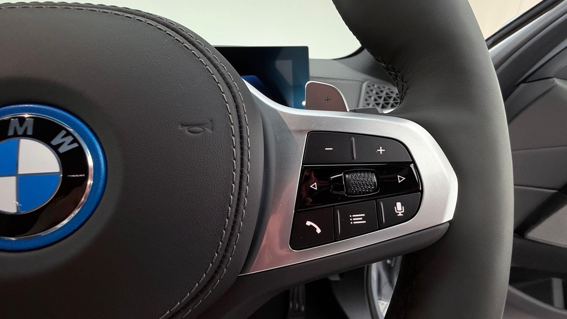 BMW X5 view 18