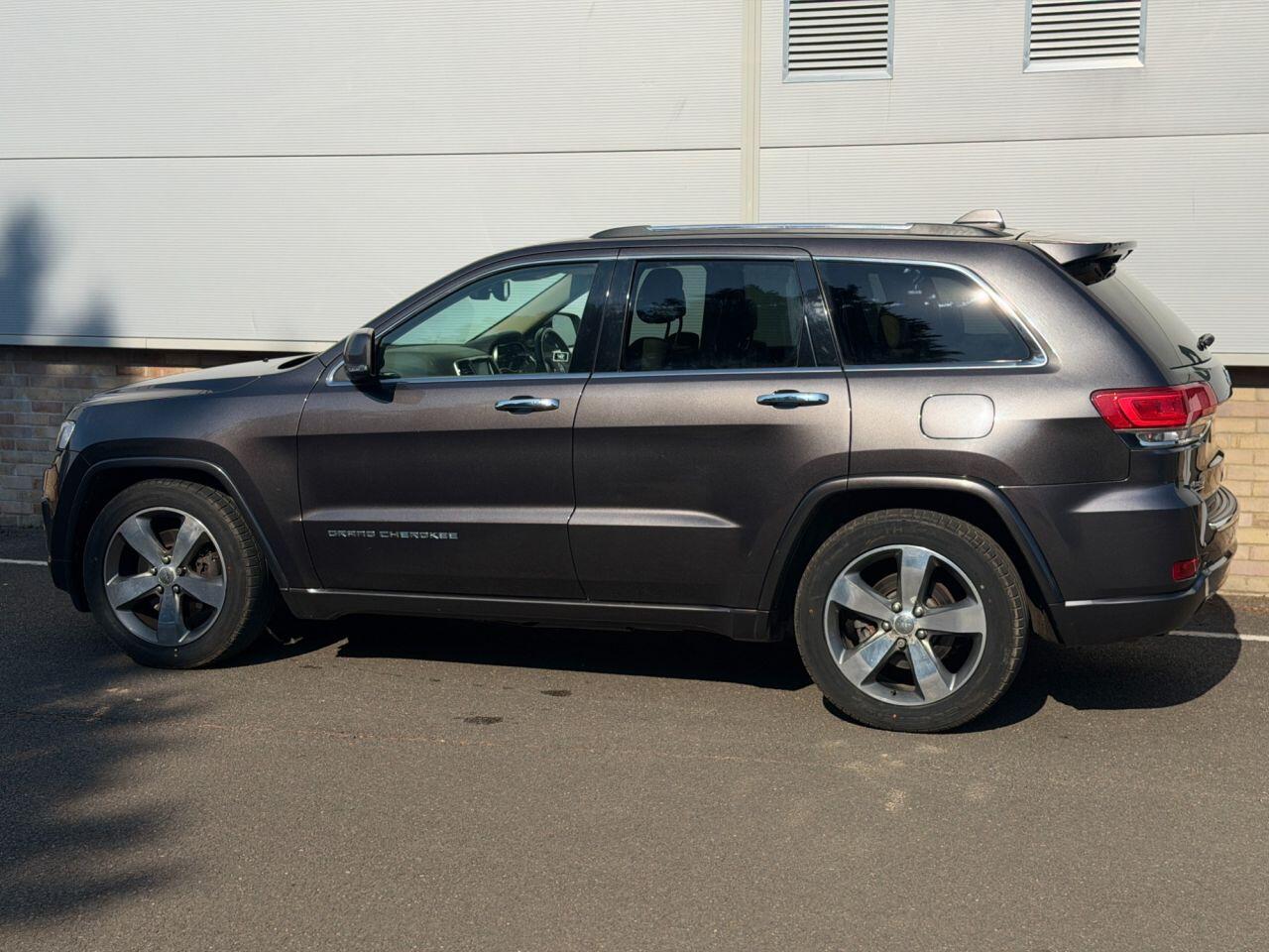 Jeep Grand Cherokee view 31
