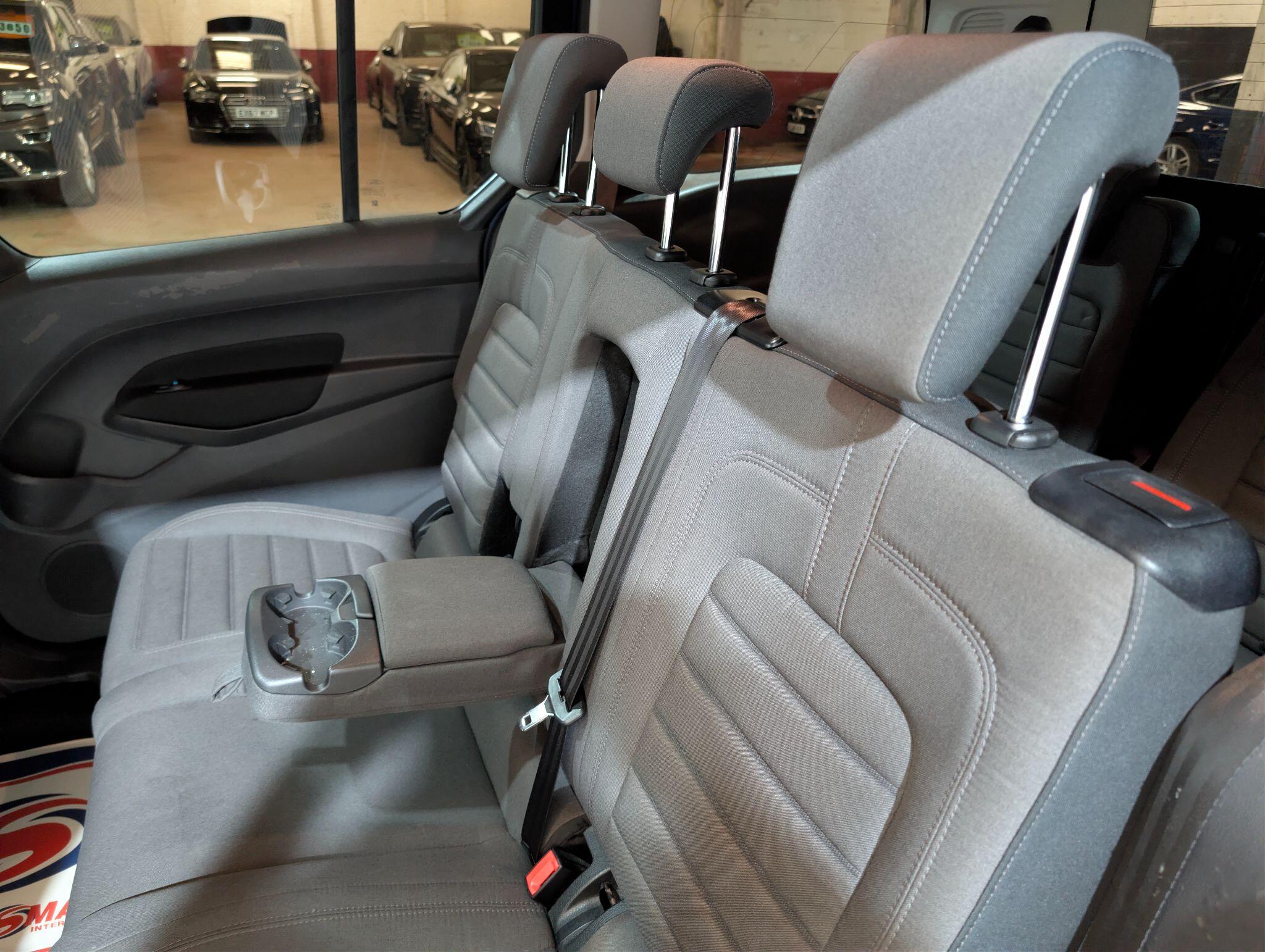 Ford Grand Tourneo Connect view 81