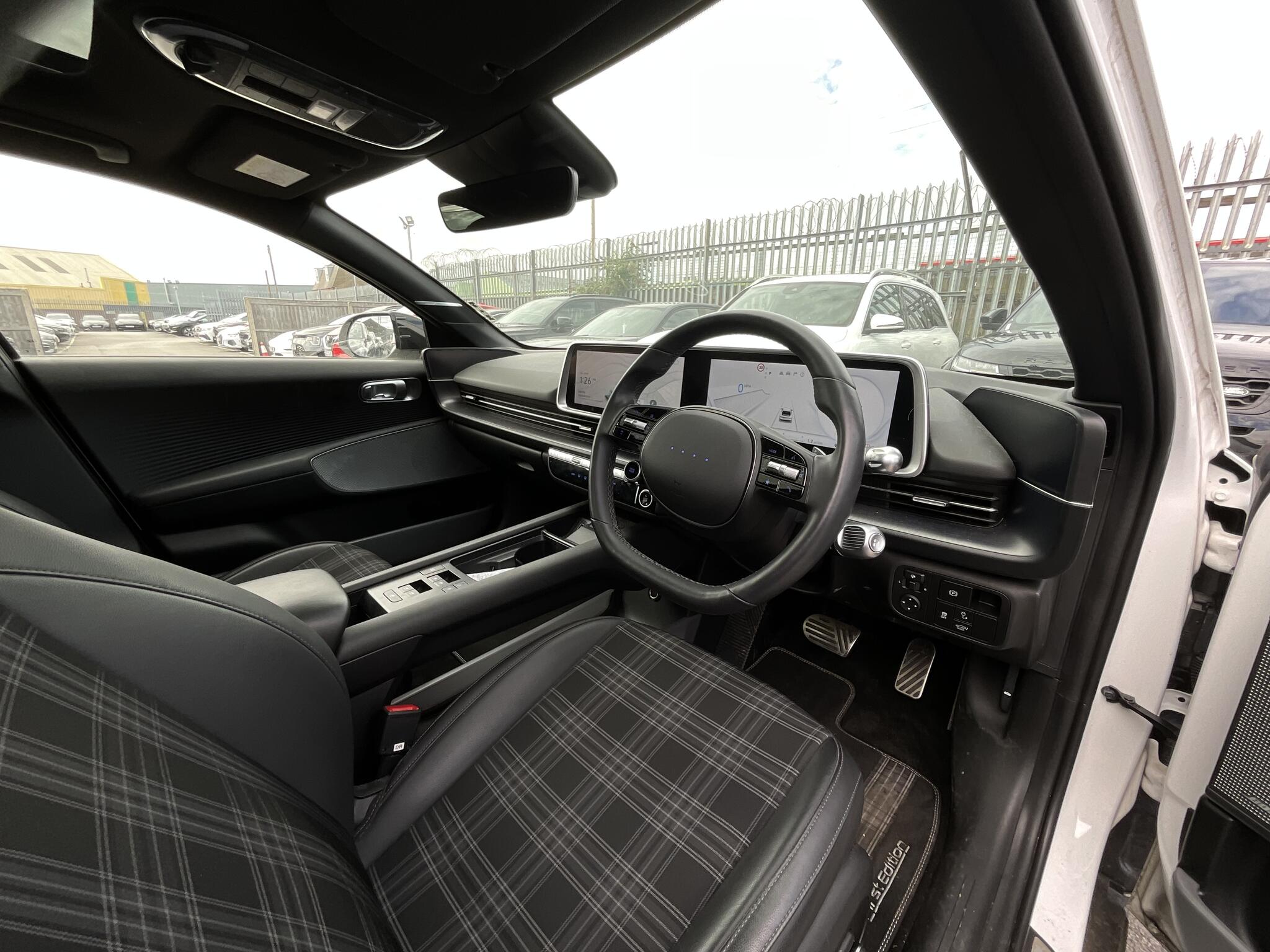 Hyundai Ioniq 6 view 7