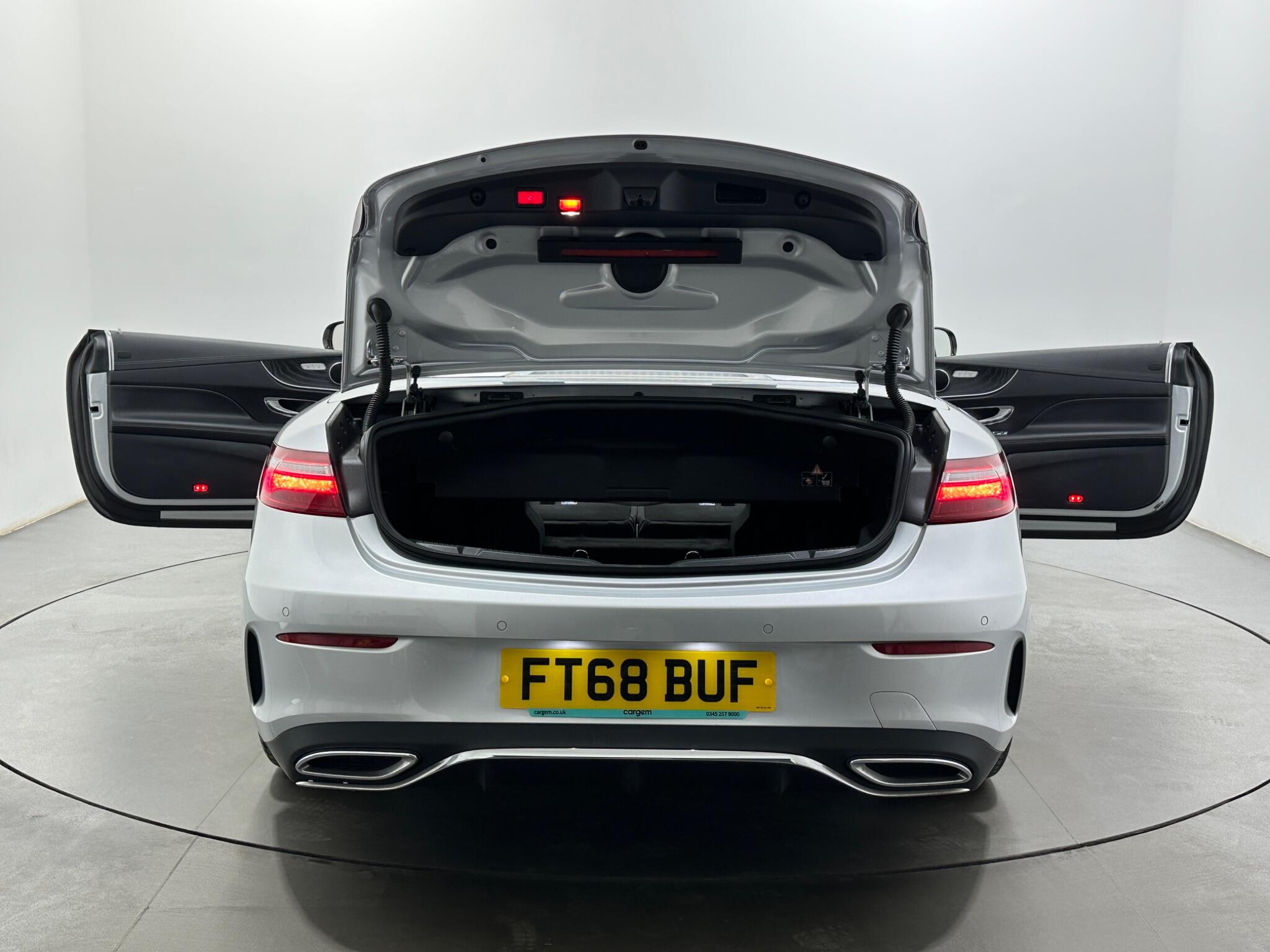 Mercedes-Benz E-Class view 41