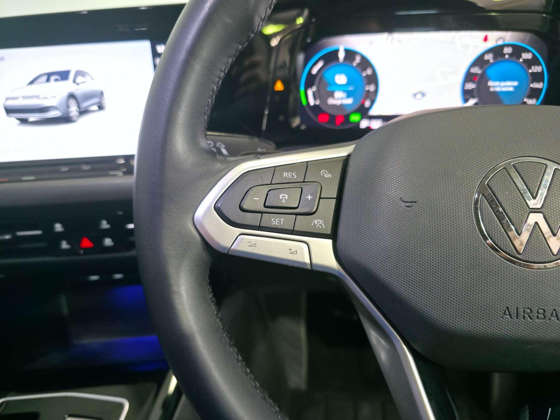 Volkswagen Golf view 26
