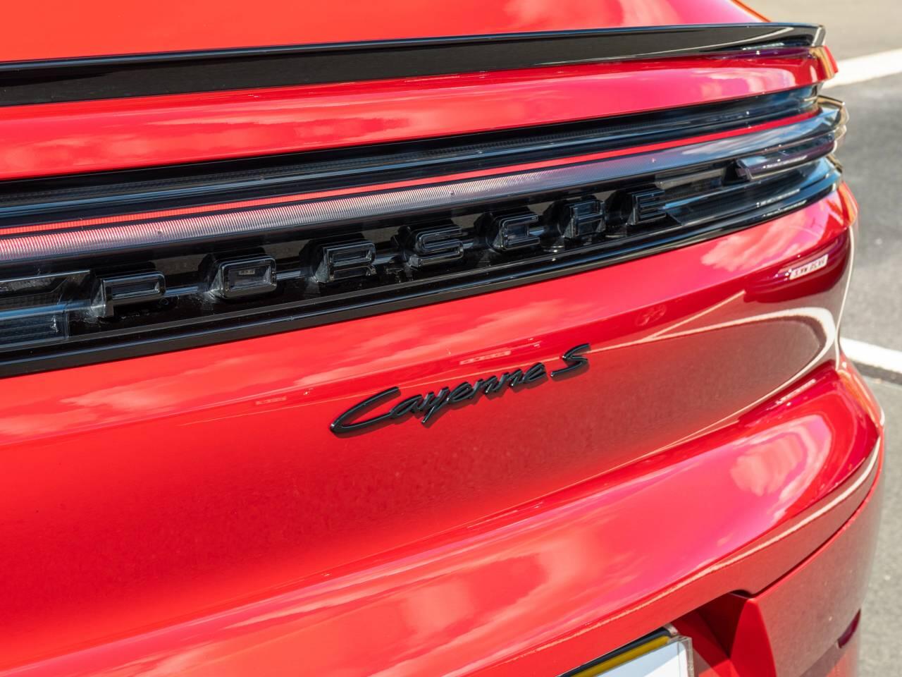 Porsche Cayenne view 9