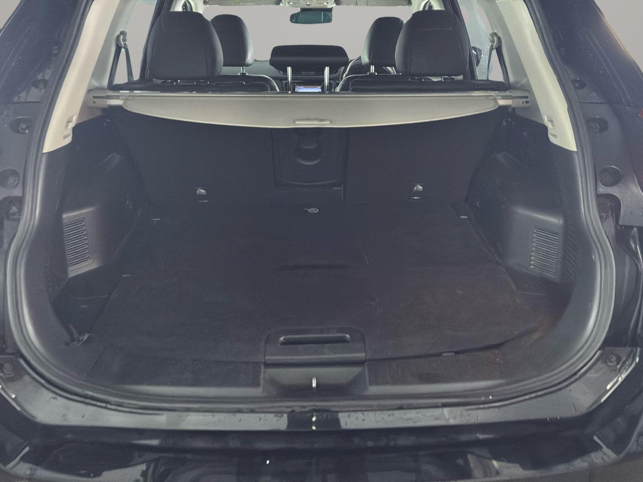 Nissan X-Trail view 8