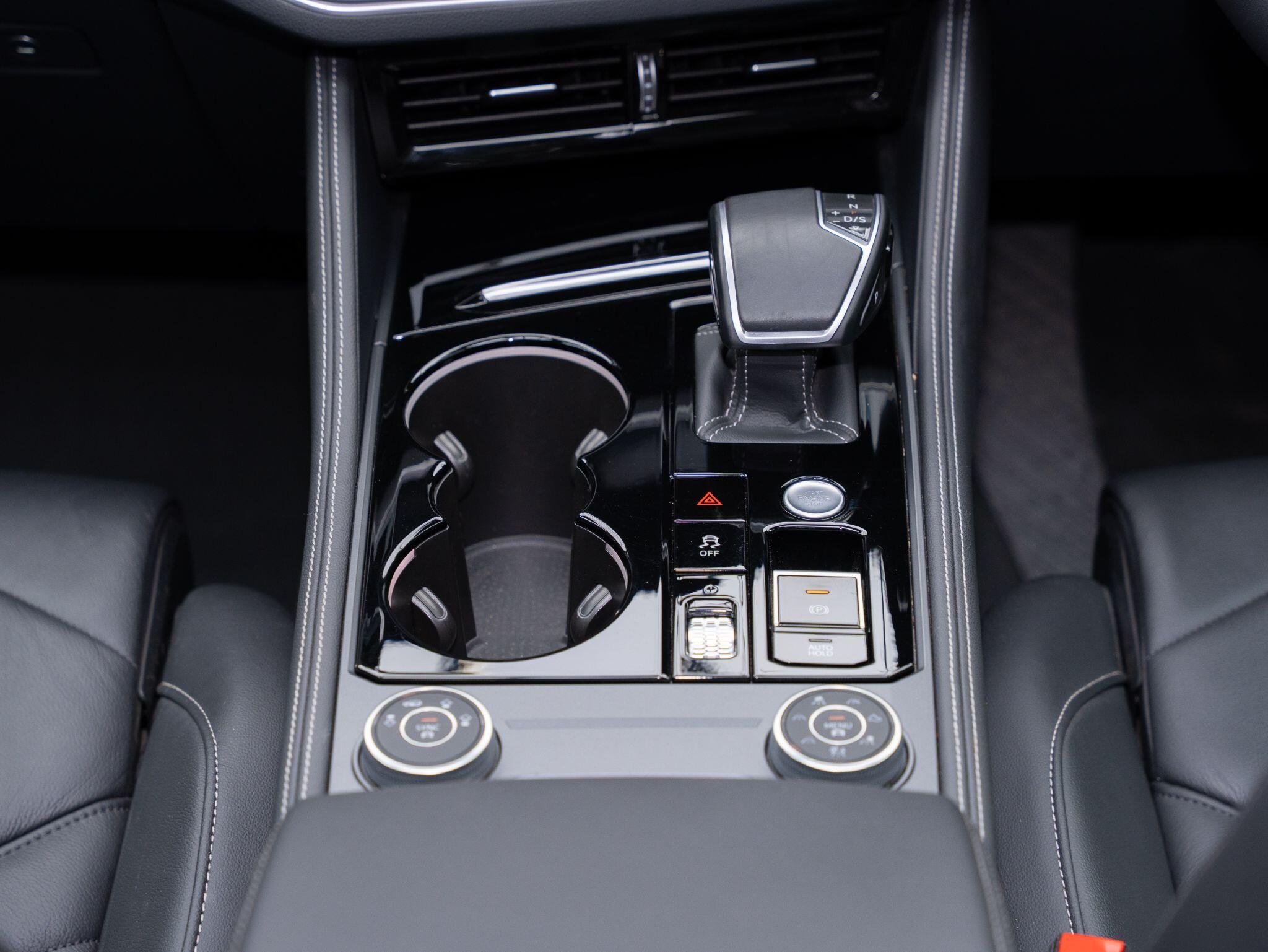 Volkswagen Touareg view 38