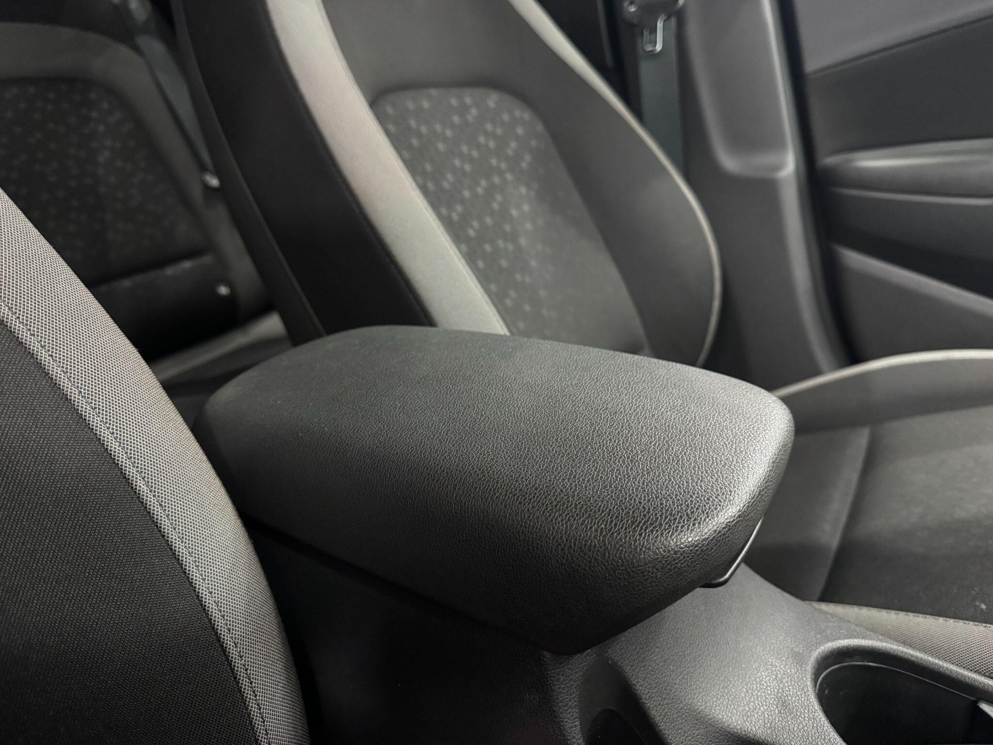 Hyundai Kona view 36