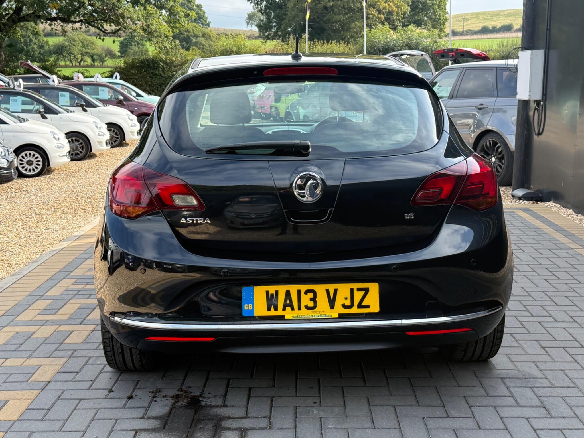 Vauxhall Astra view 5
