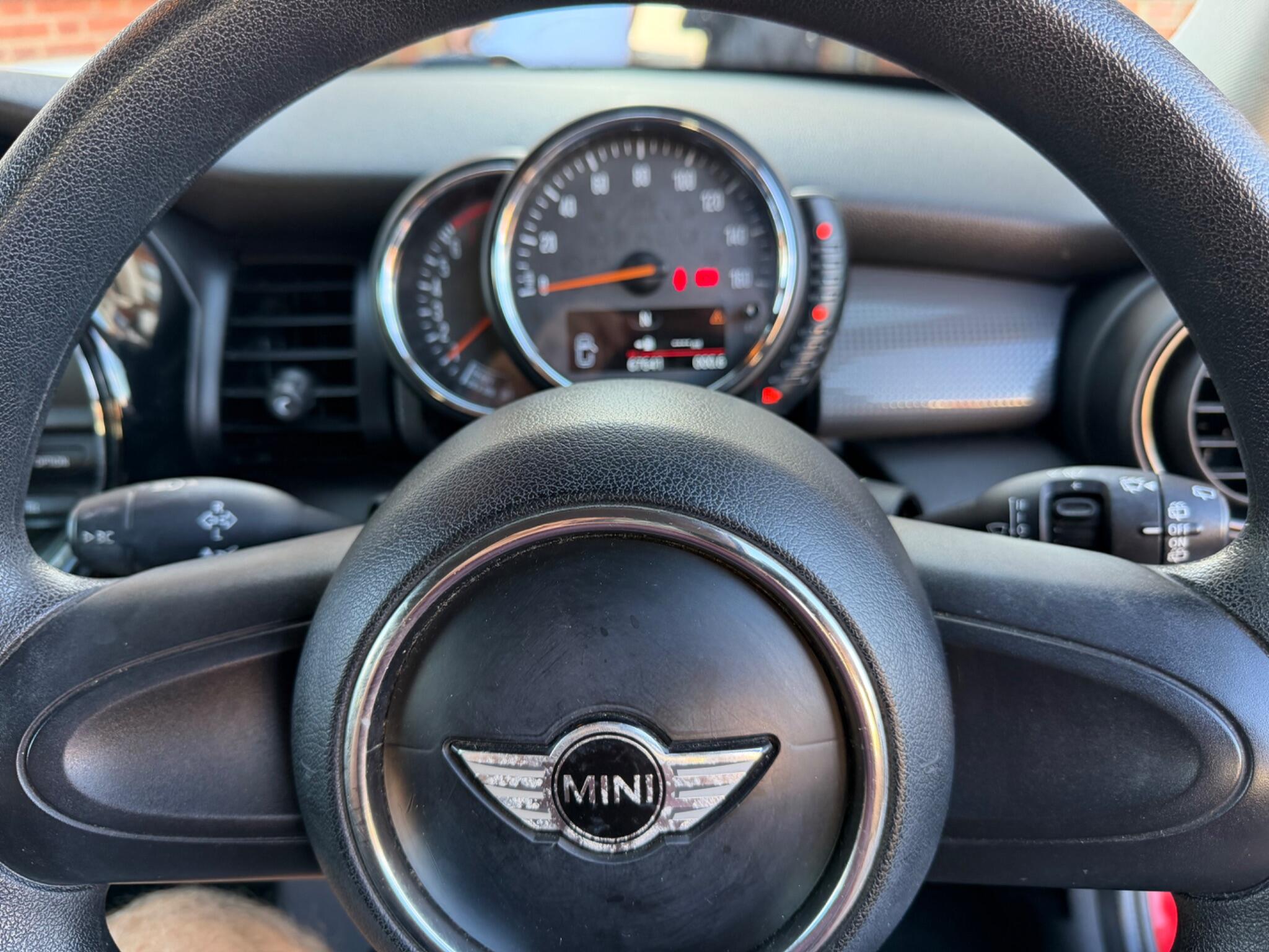 Mini Cooper view 9