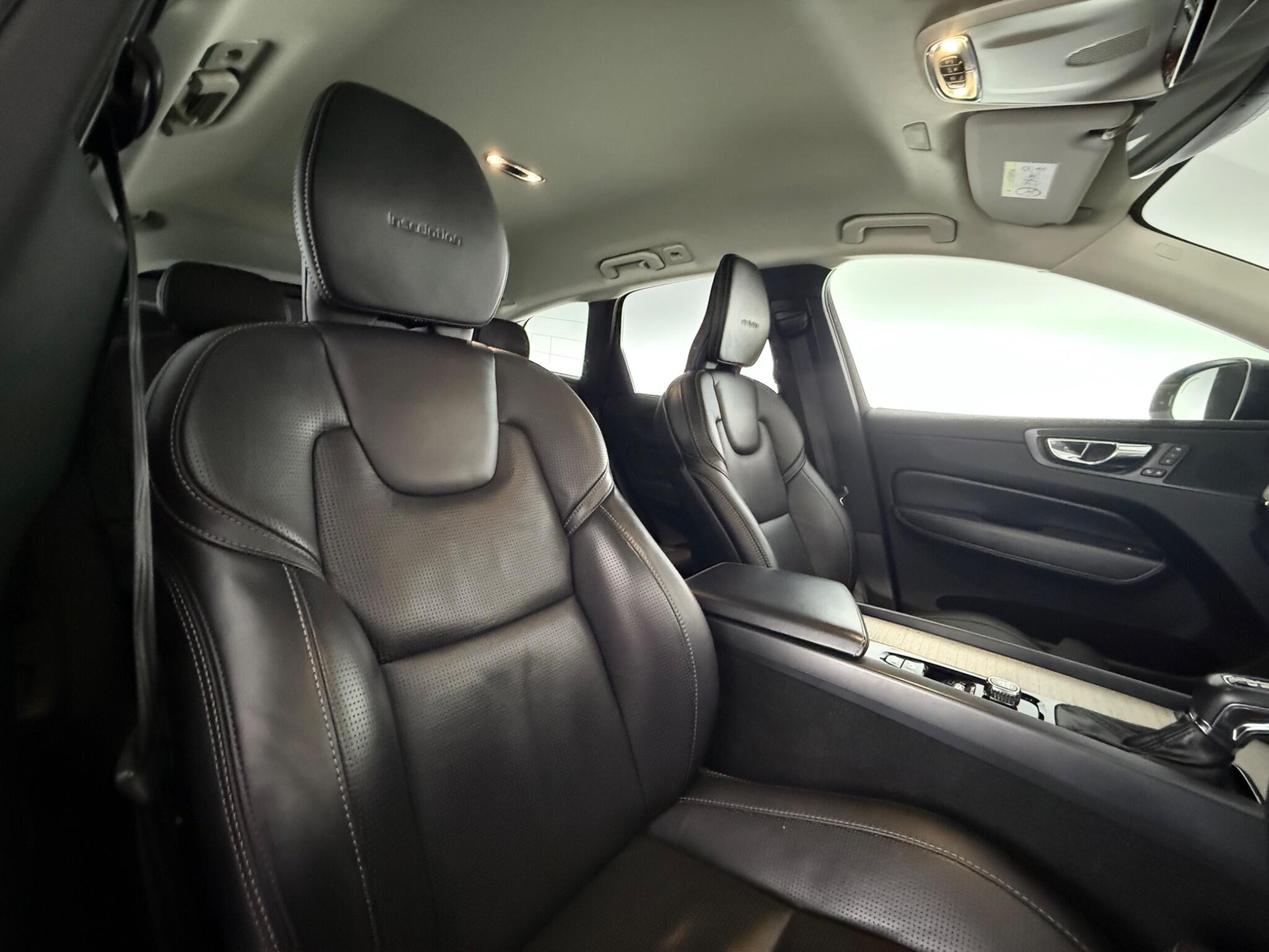 Volvo XC60 view 34