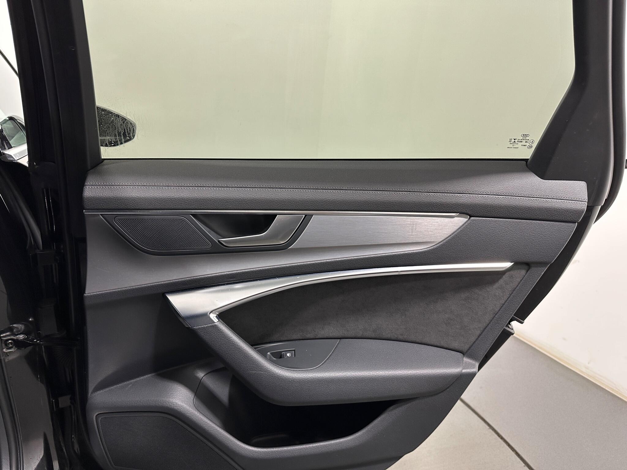 Audi A6 view 42
