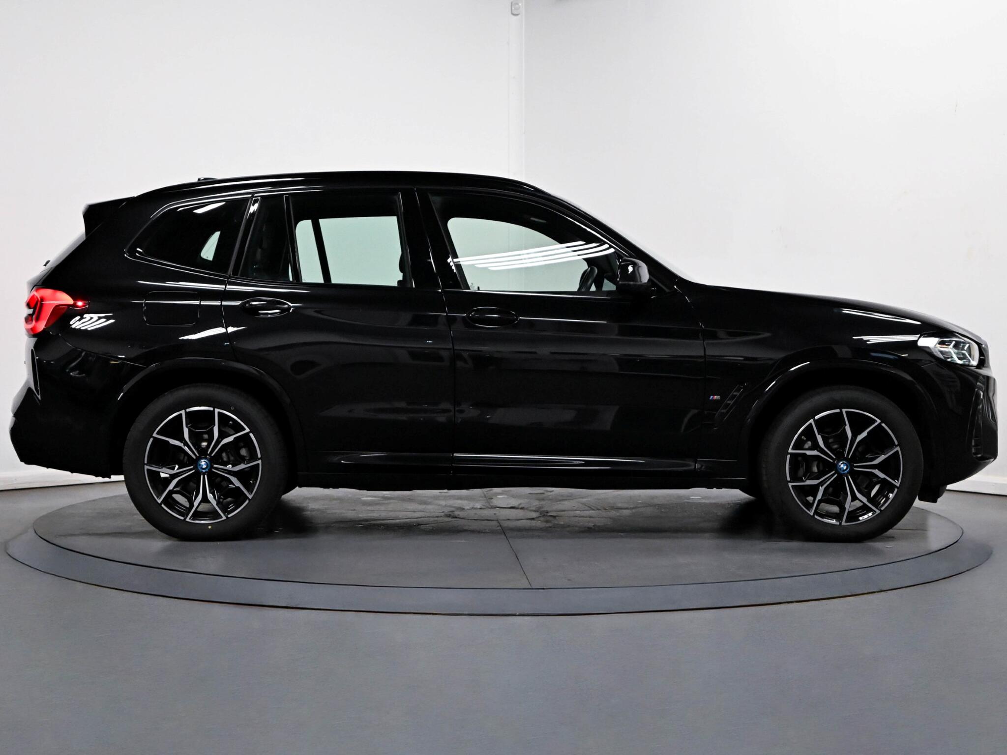 BMW X3 view 18