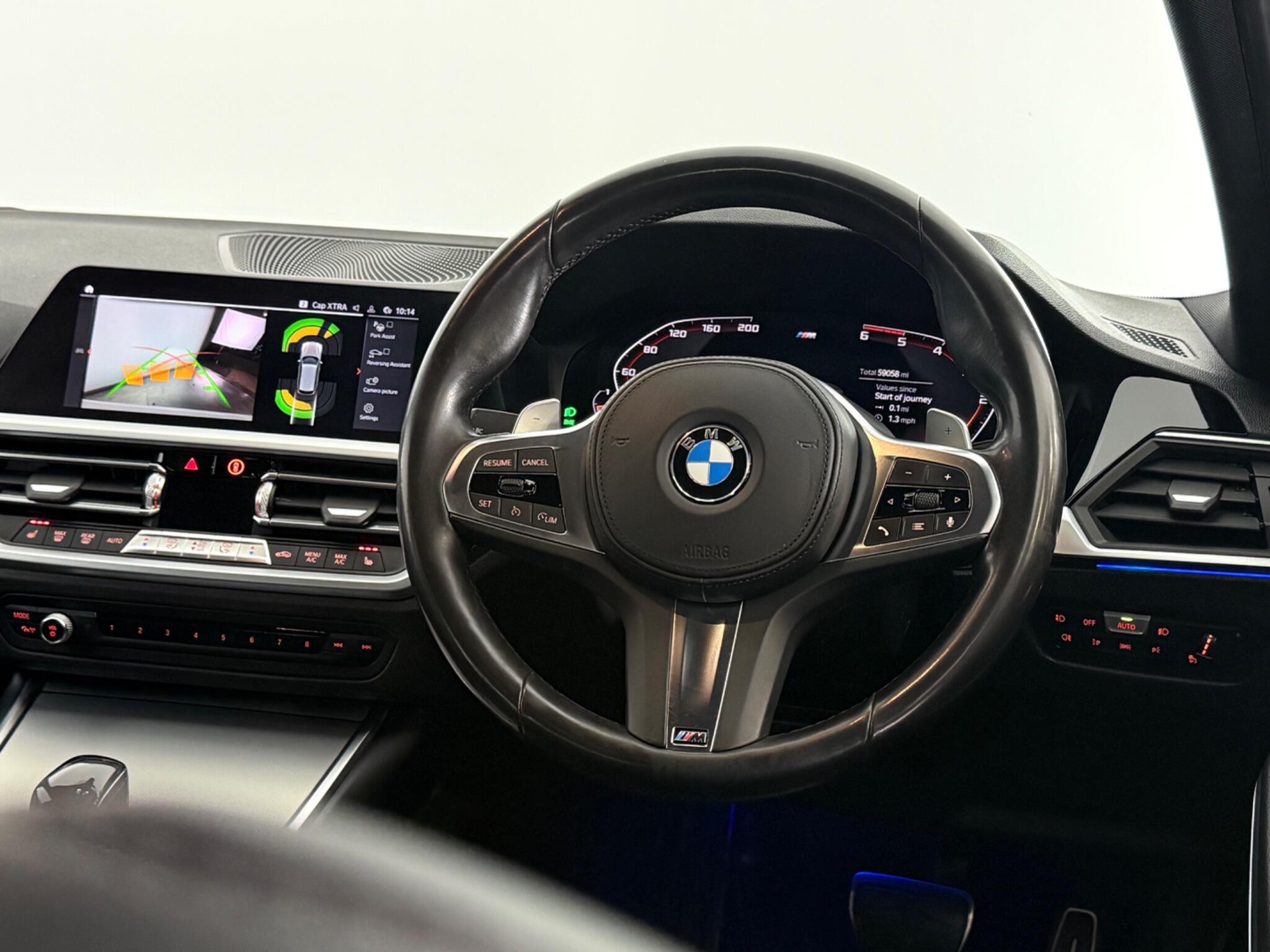 BMW 3 Series view 14