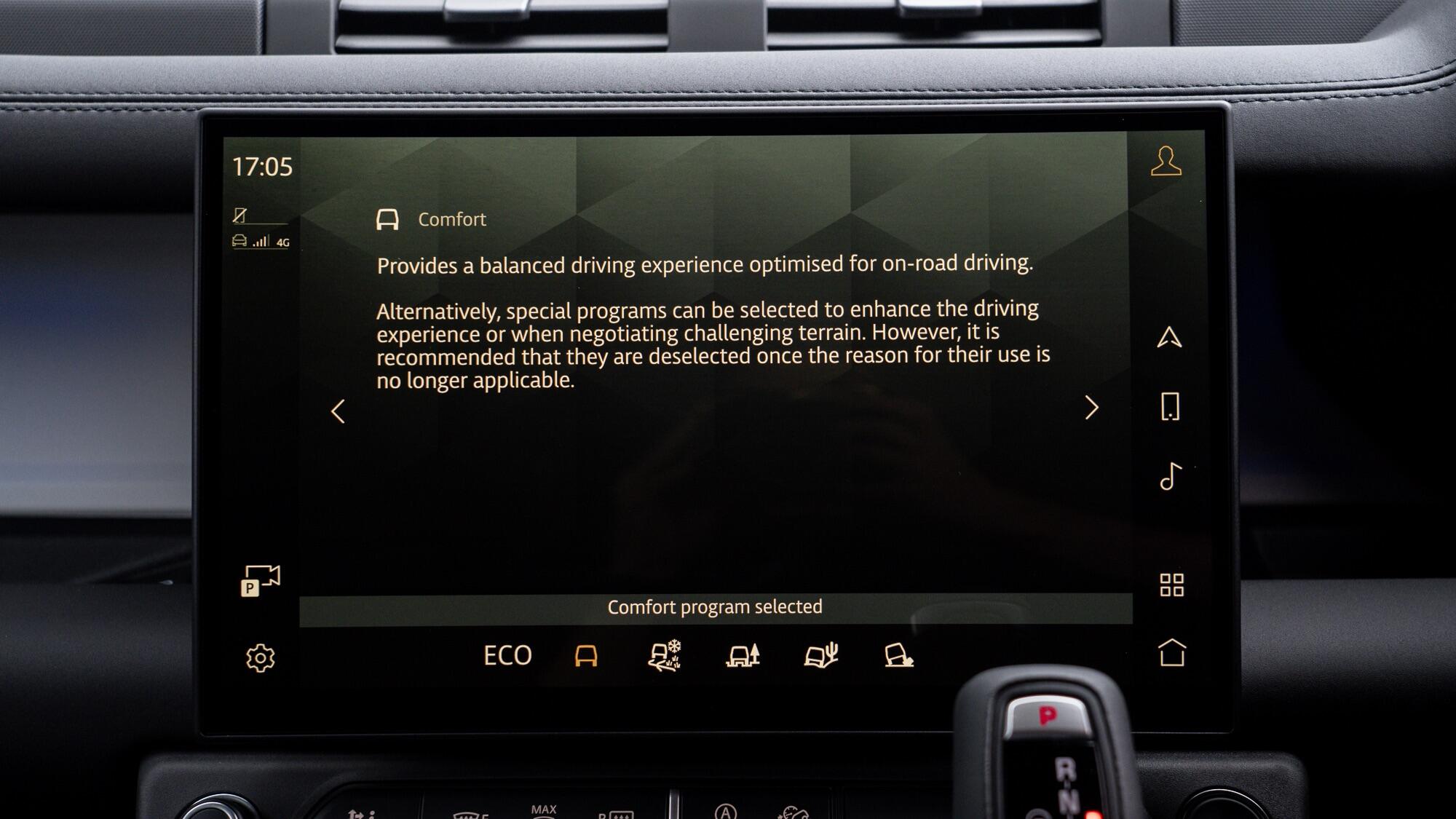 Land Rover Defender view 29