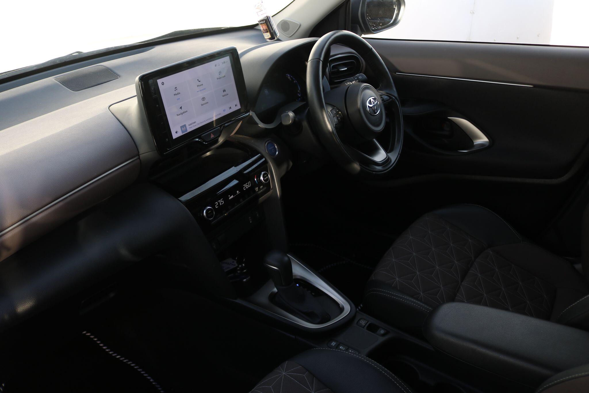 Toyota Yaris Cross view 16