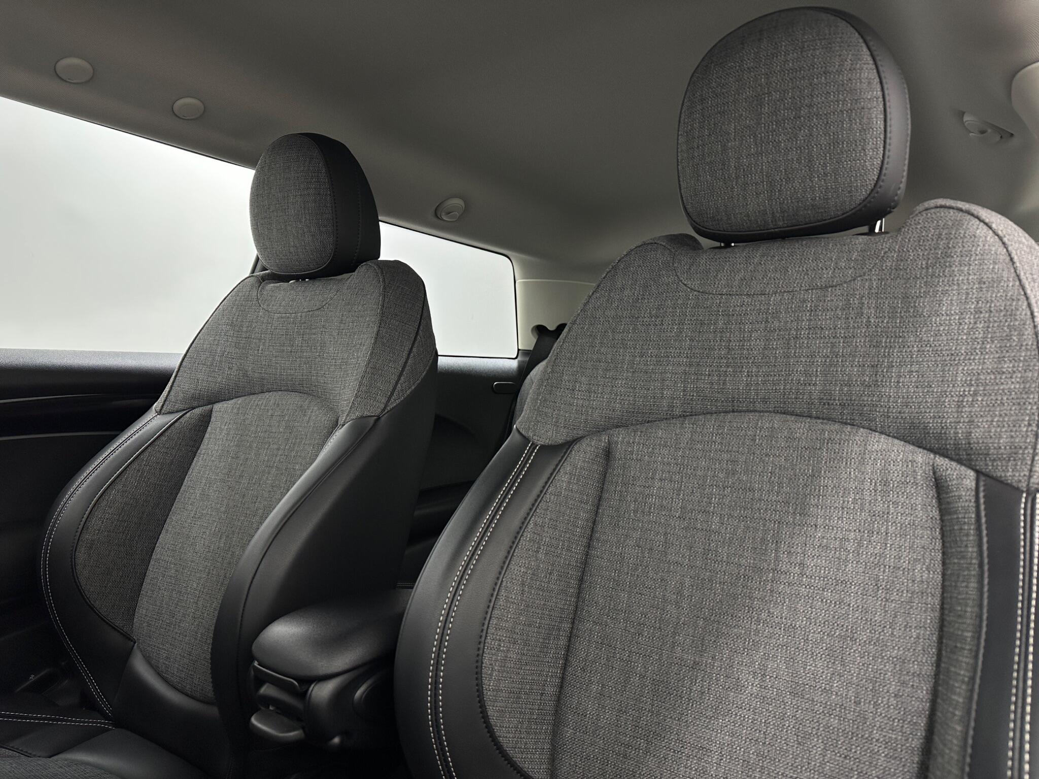 Mini Hatch view 37