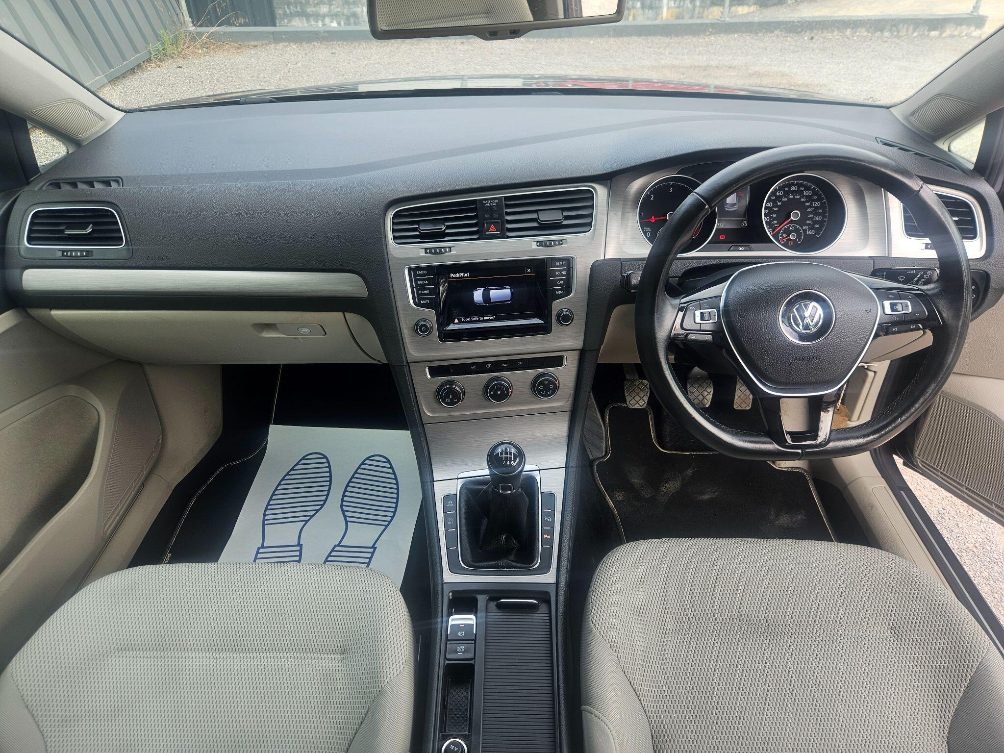 2015 Volkswagen Golf image 23