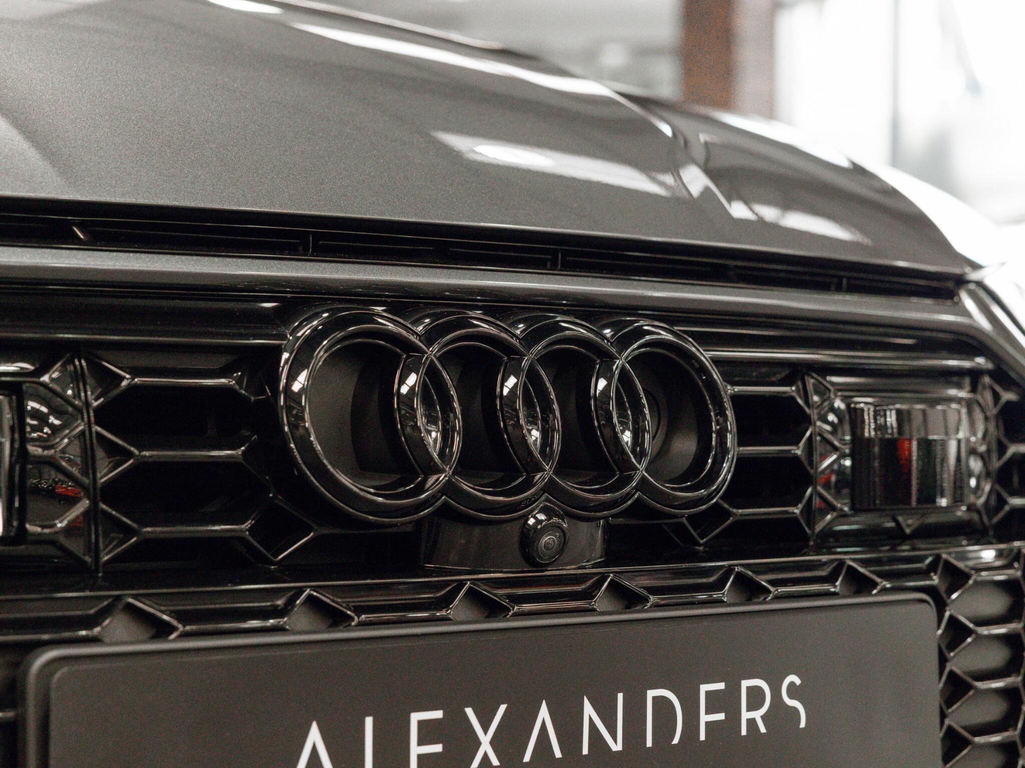 Audi RS6 Avant view 16