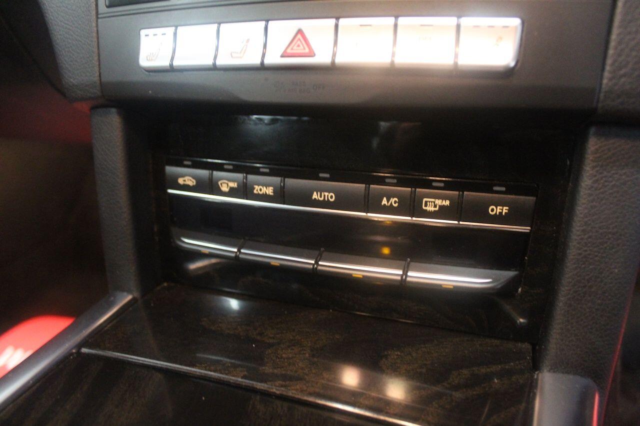Mercedes-Benz E-Class view 41