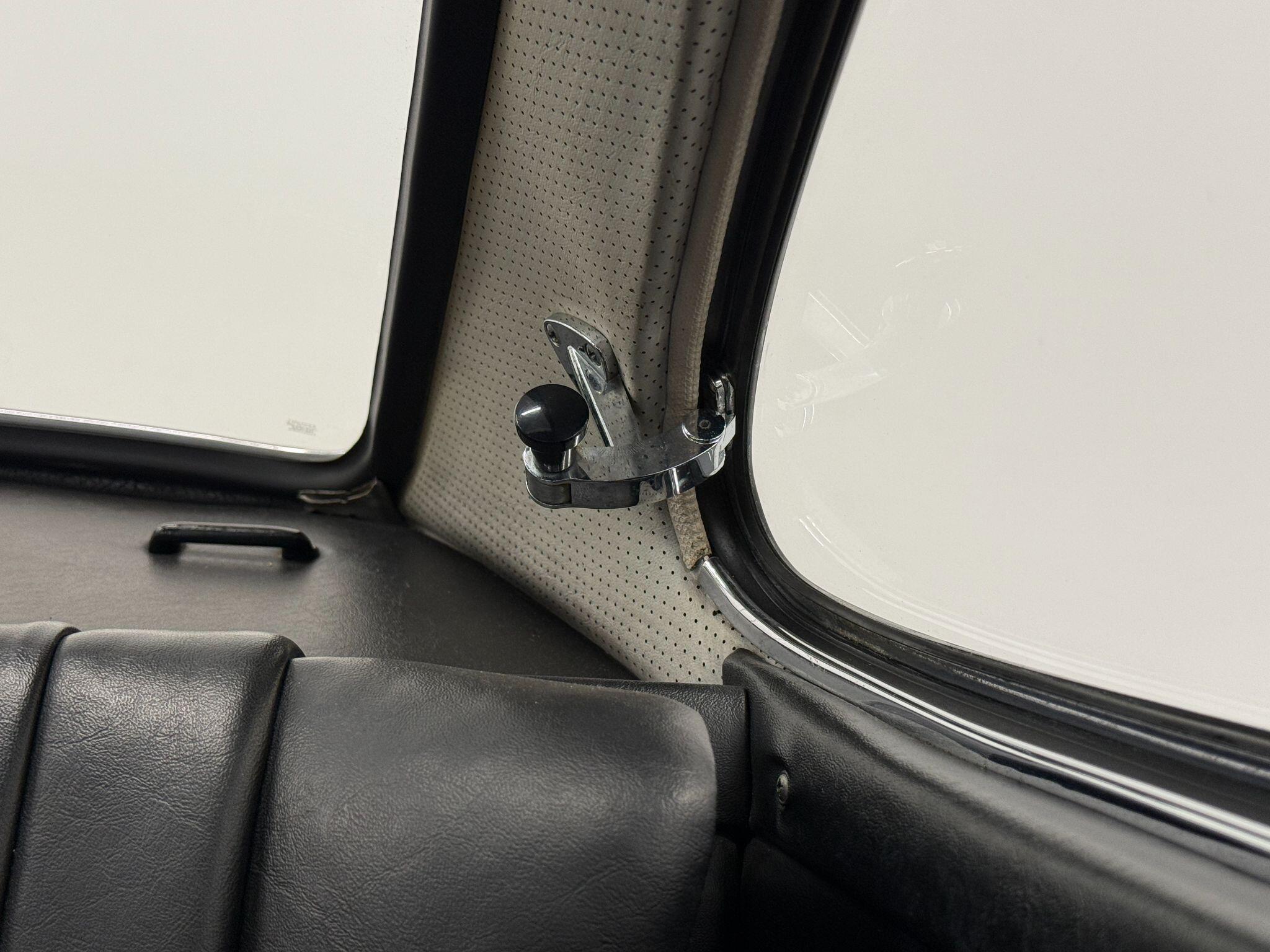 Porsche 911 view 15