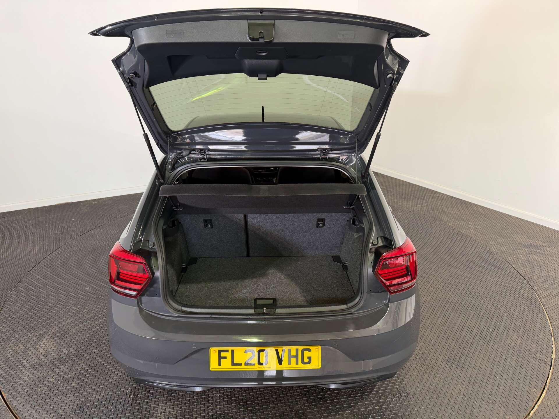 Volkswagen Polo view 10