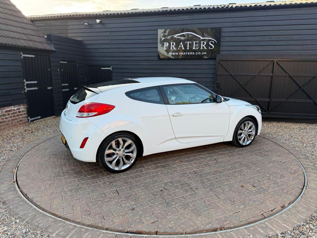 Hyundai Veloster view 18