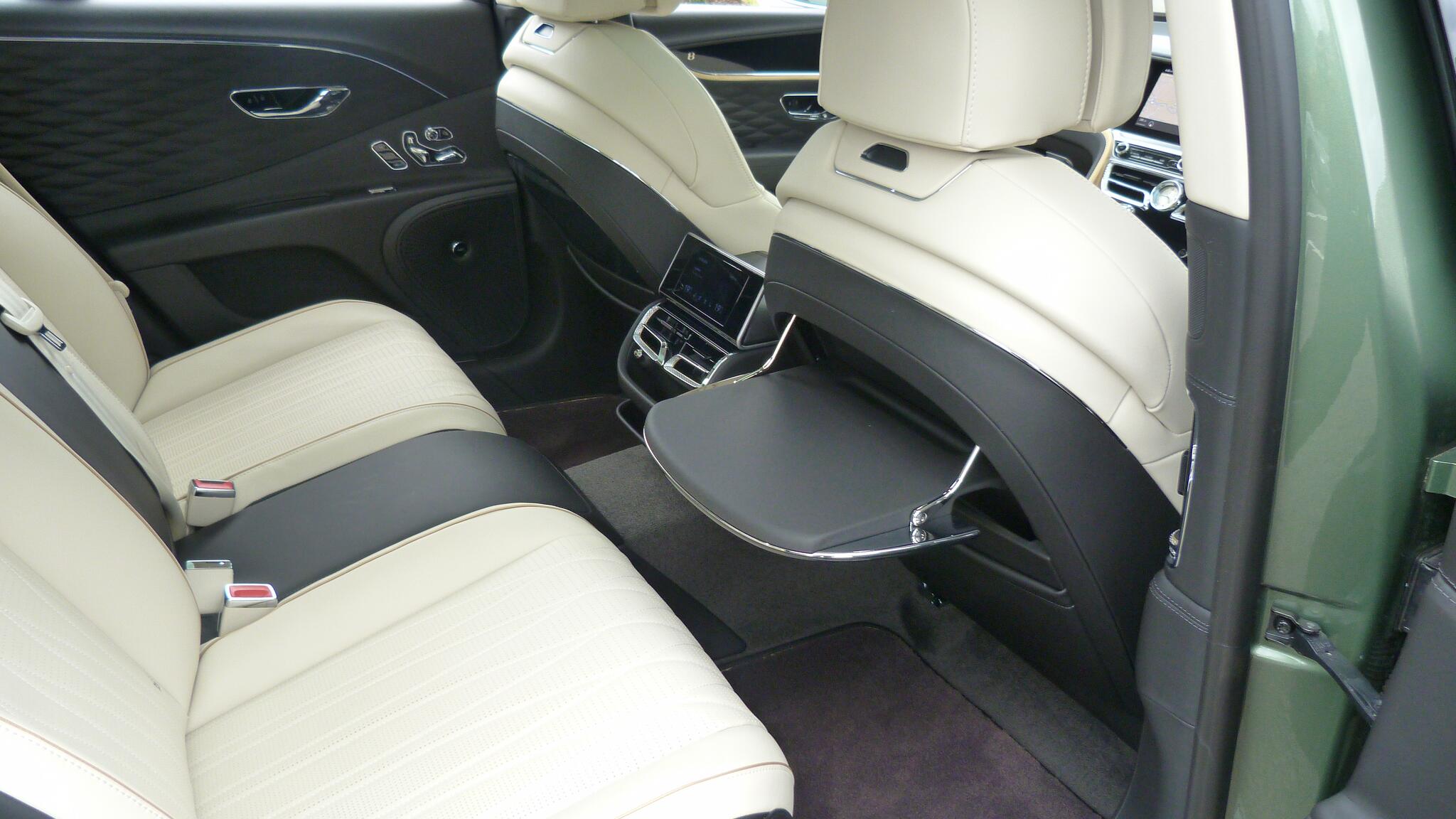 Bentley Flying Spur view 31