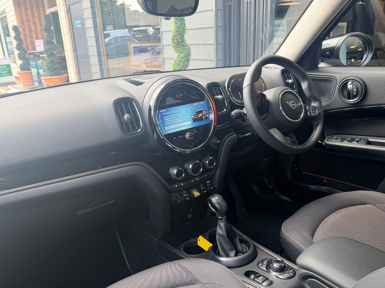 Mini Countryman view 39