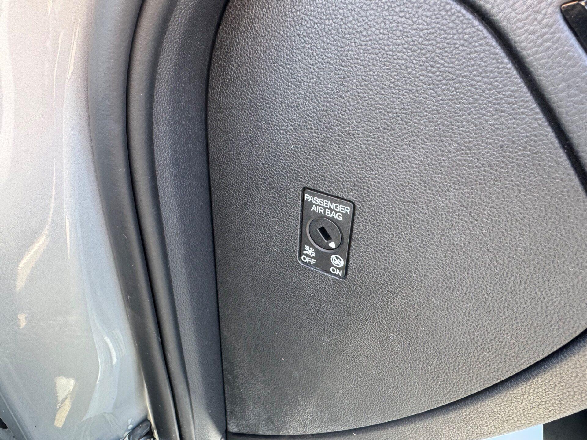 Volkswagen Passat view 29