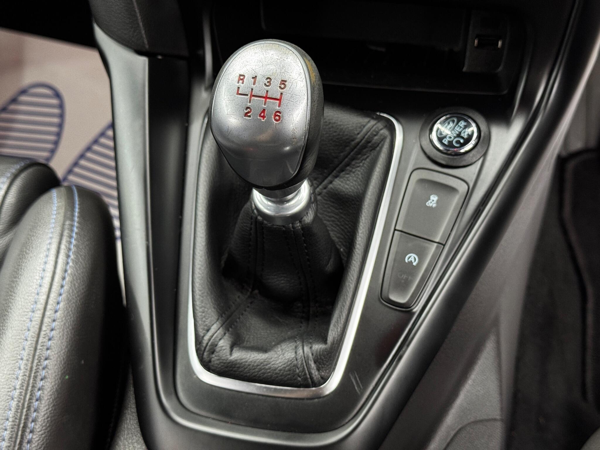 Ford Focus view 26