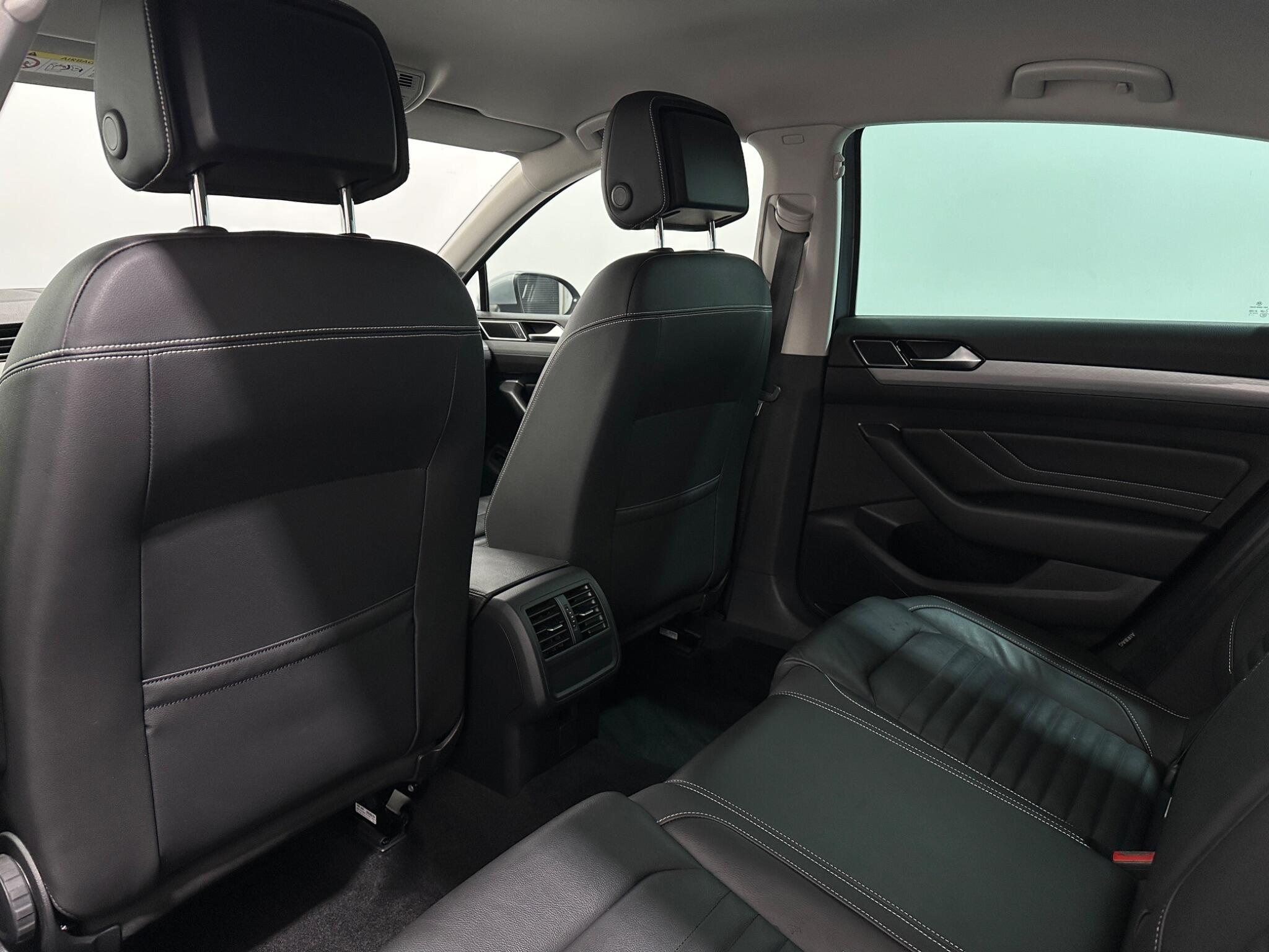 Volkswagen Passat view 37