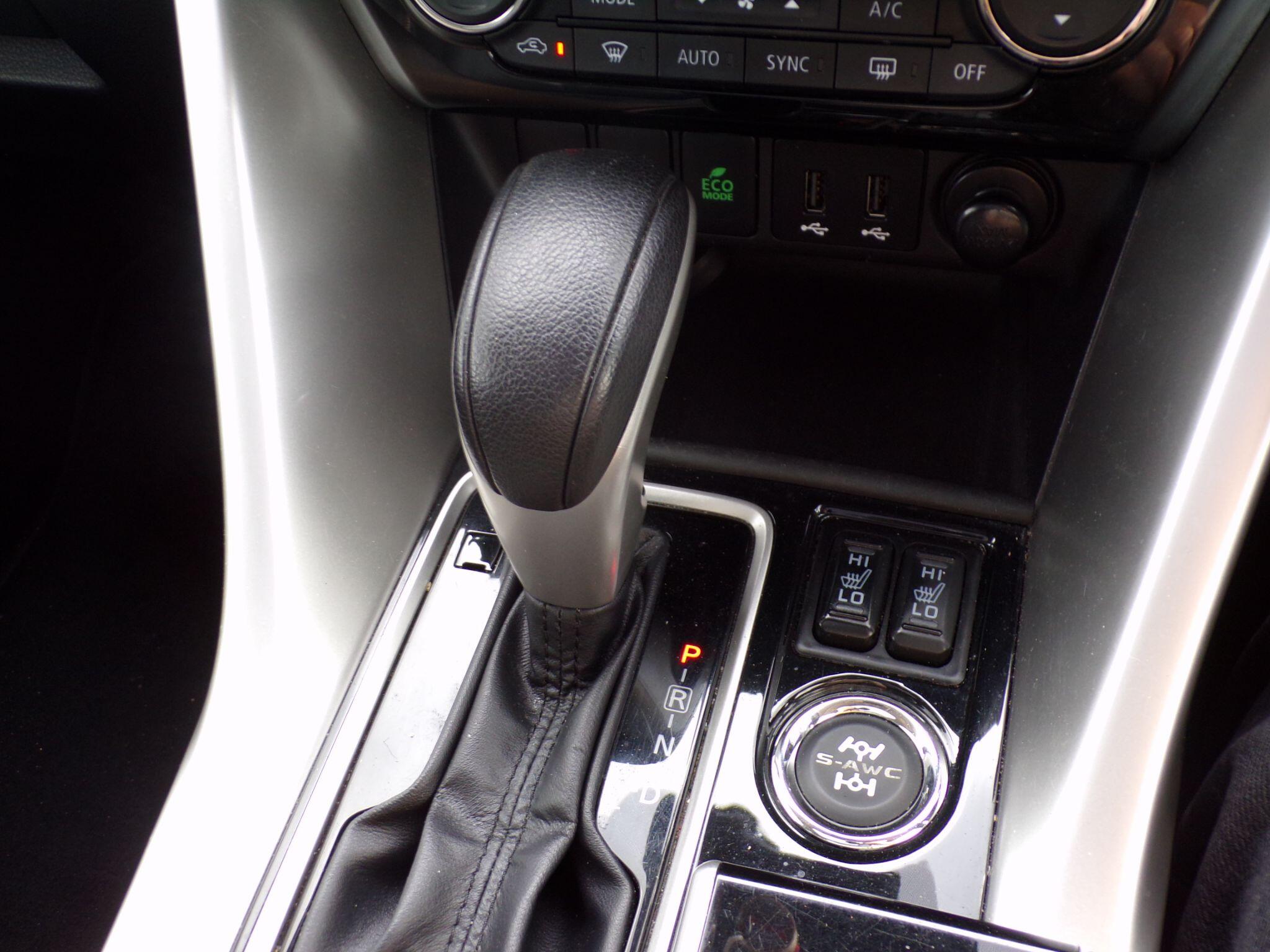 Mitsubishi Eclipse Cross view 9