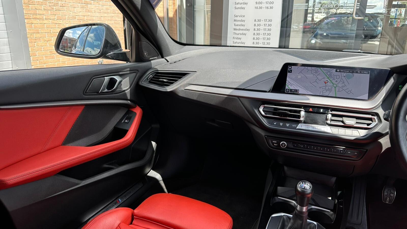 BMW 1 Series view 21